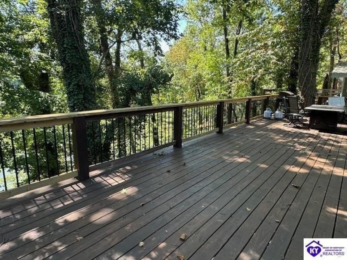 Picture of Home For Sale in McDaniels, Kentucky, United States