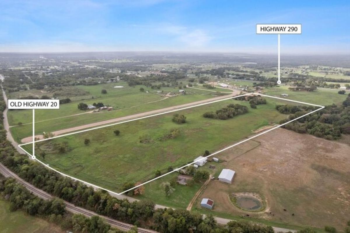 Picture of Residential Land For Sale in McDade, Texas, United States