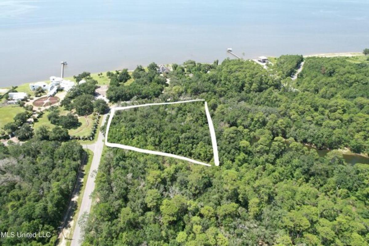 Picture of Residential Land For Sale in Ocean Springs, Mississippi, United States