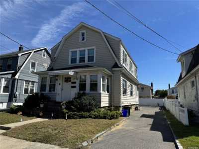 Home For Rent in Valley Stream, New York