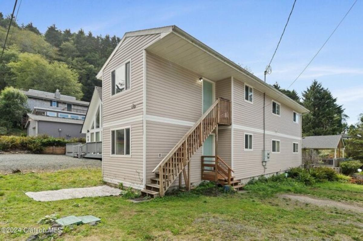 Picture of Home For Sale in Rockaway Beach, Oregon, United States