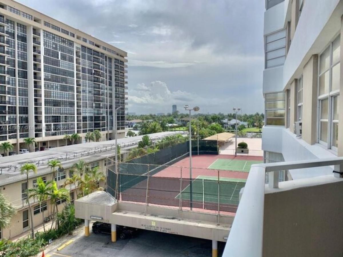 Picture of Home For Sale in Hallandale Beach, Florida, United States