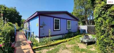 Home For Sale in Ponderay, Idaho