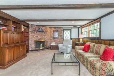 Home For Sale in North Caldwell, New Jersey