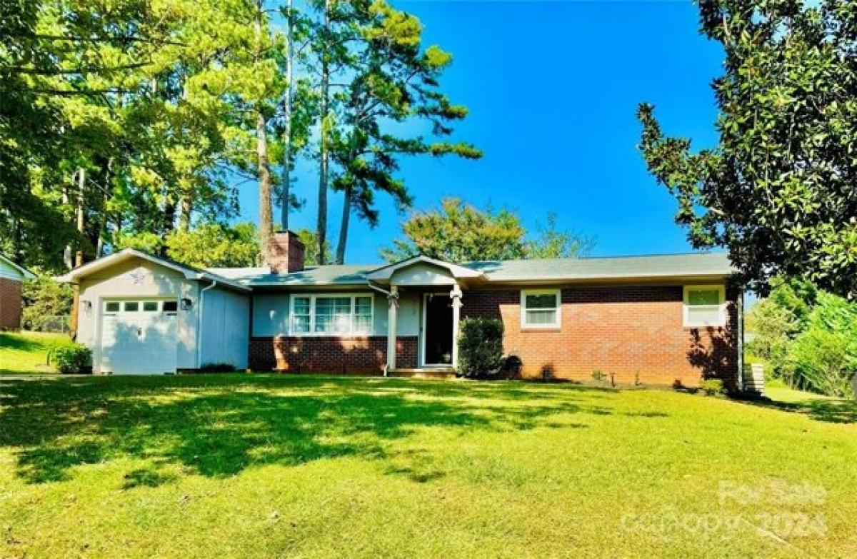 Picture of Home For Sale in Rutherfordton, North Carolina, United States