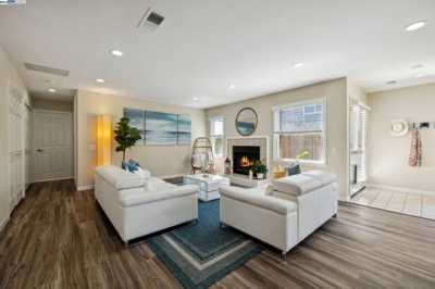 Home For Sale in Alameda, California