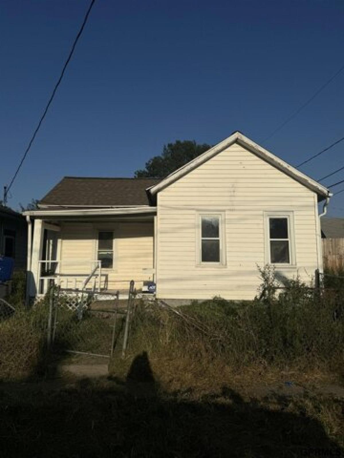 Picture of Home For Sale in Council Bluffs, Iowa, United States