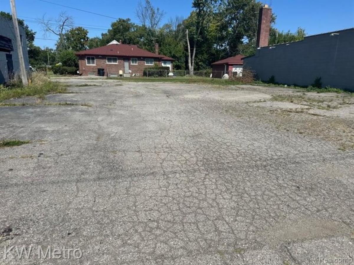 Picture of Residential Land For Rent in Detroit, Michigan, United States