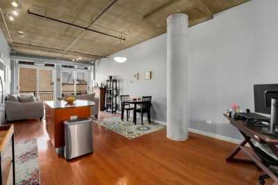 Home For Sale in Chicago, Illinois