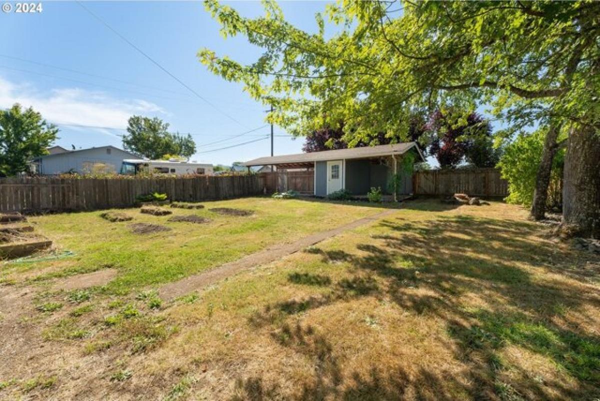 Picture of Home For Sale in Yoncalla, Oregon, United States