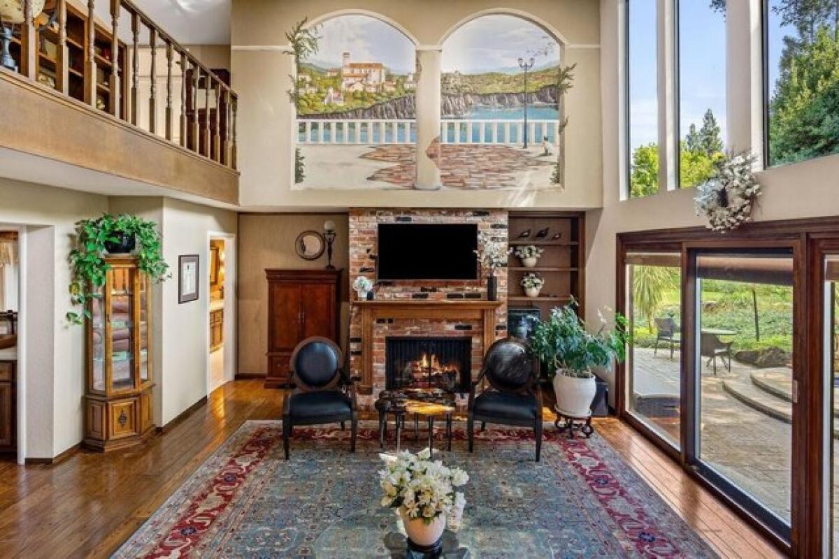 Picture of Home For Sale in Fair Oaks, California, United States