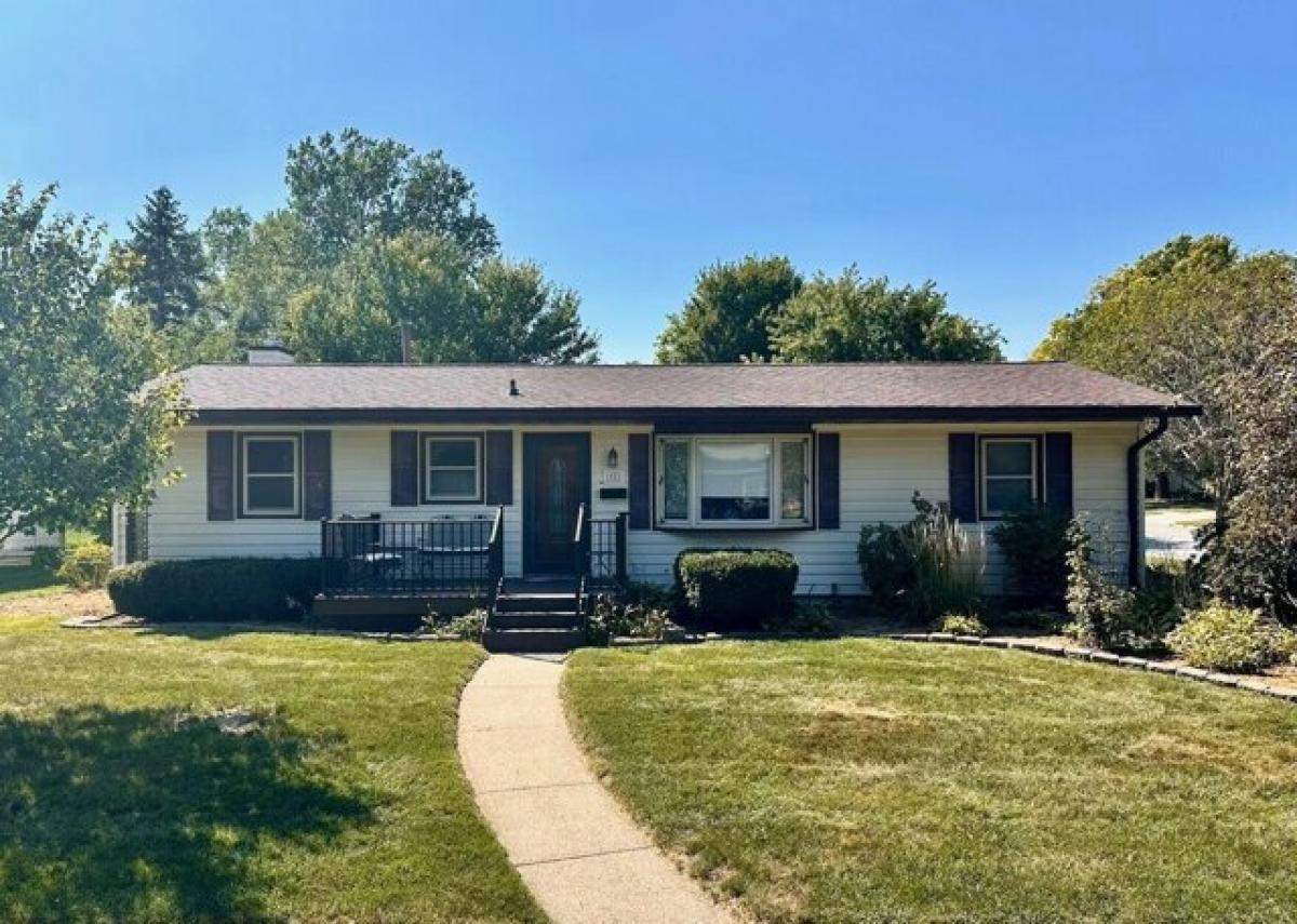 Picture of Home For Sale in Ames, Iowa, United States