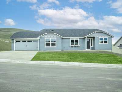 Home For Sale in Redmond, Oregon