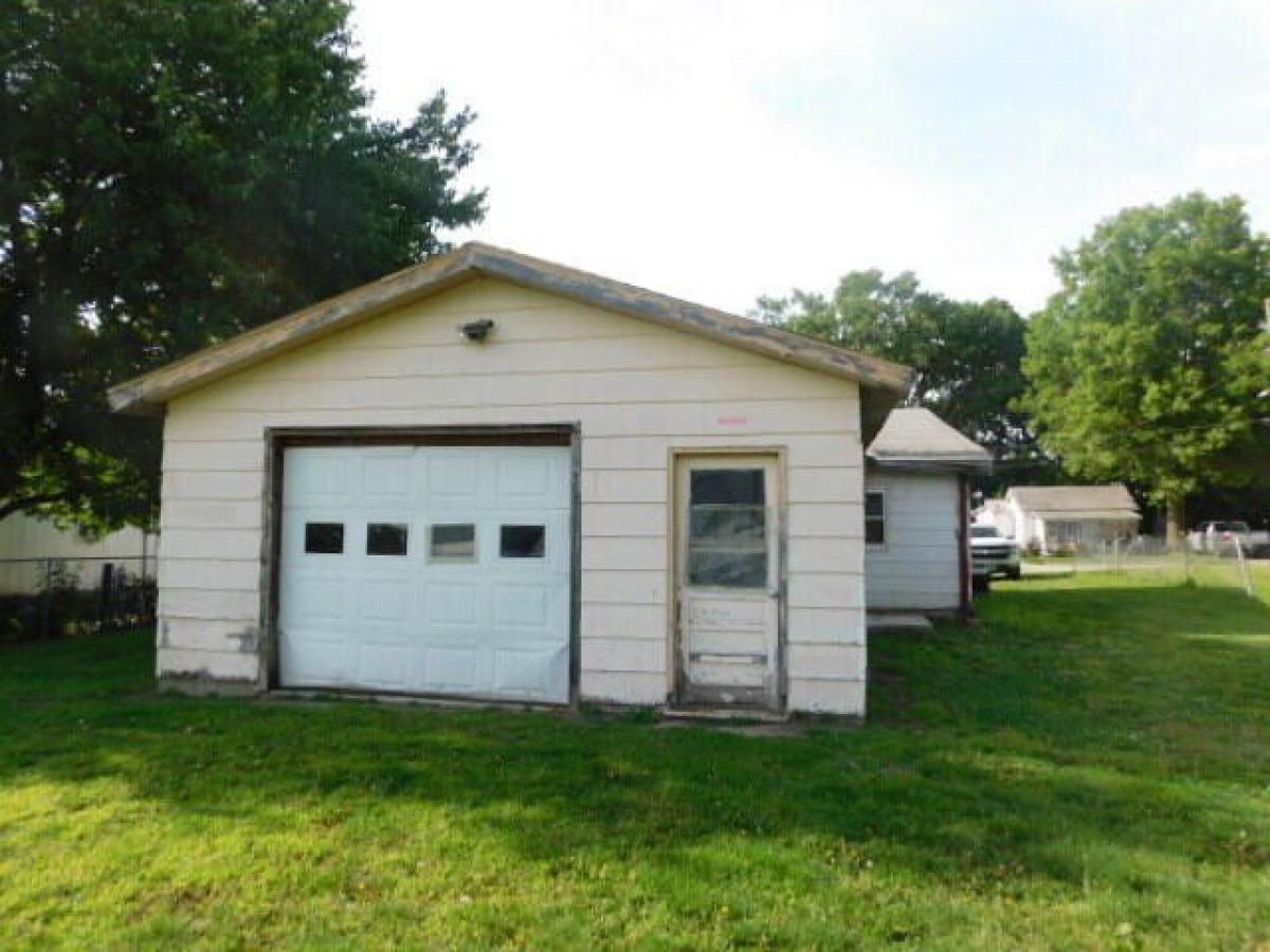 Picture of Home For Sale in Shenandoah, Iowa, United States