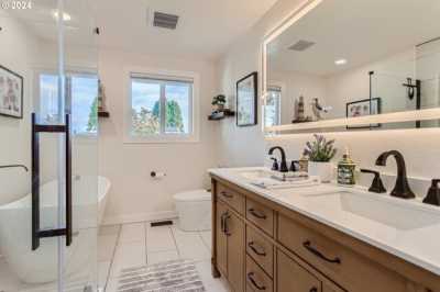 Home For Sale in Tigard, Oregon