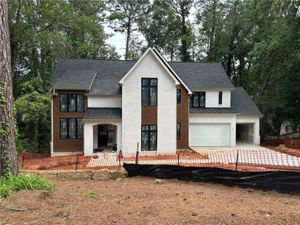 Picture of Home For Sale in Sandy Springs, Georgia, United States