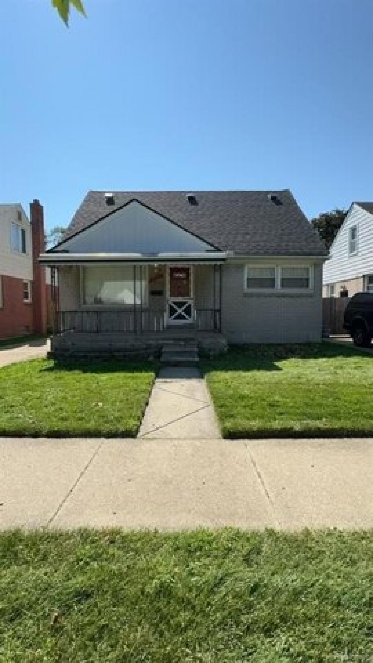 Picture of Home For Sale in Lincoln Park, Michigan, United States