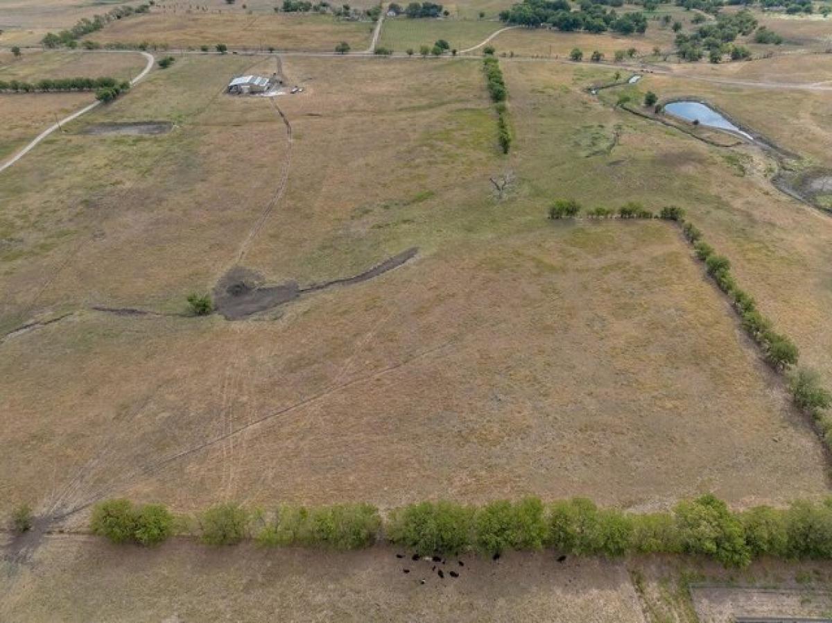 Picture of Residential Land For Sale in Sanger, Texas, United States