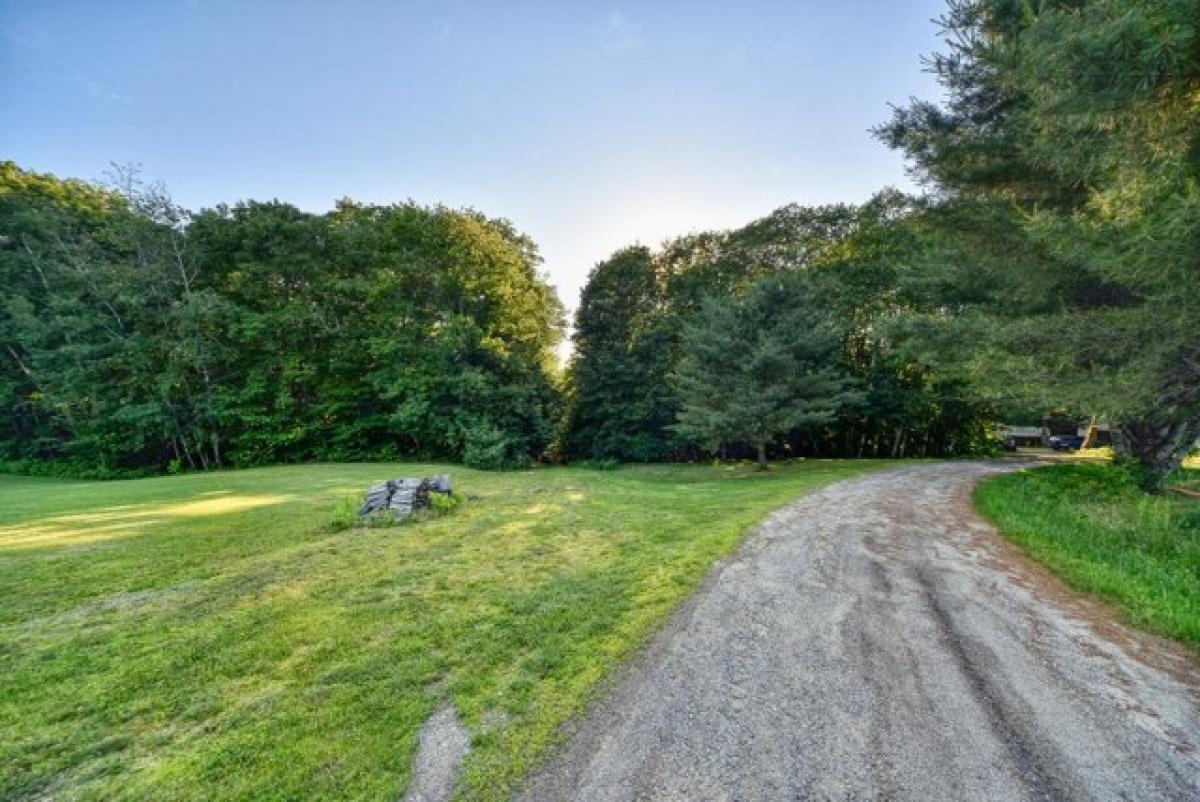 Picture of Residential Land For Sale in Winthrop, Maine, United States