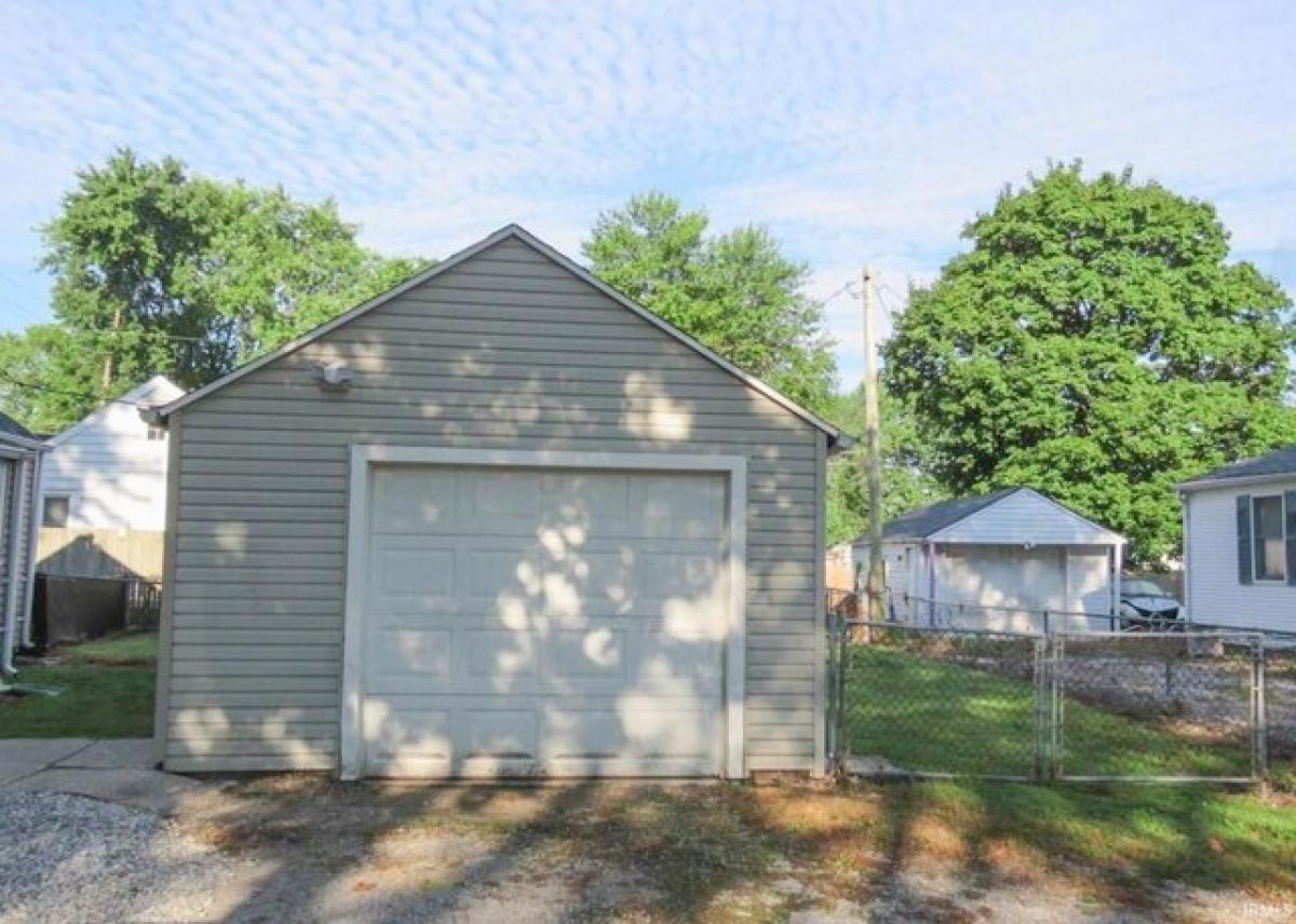 Picture of Home For Sale in Goshen, Indiana, United States