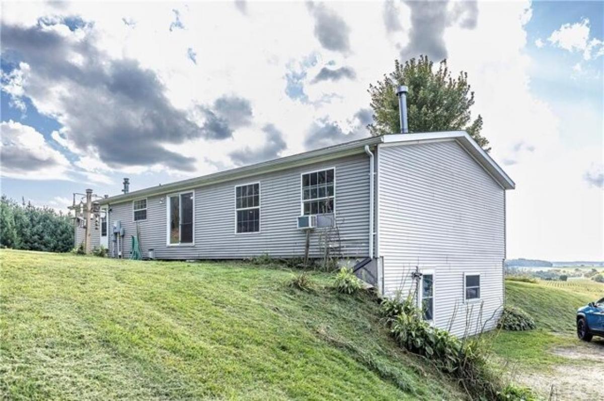 Picture of Home For Sale in Whitehall, Wisconsin, United States