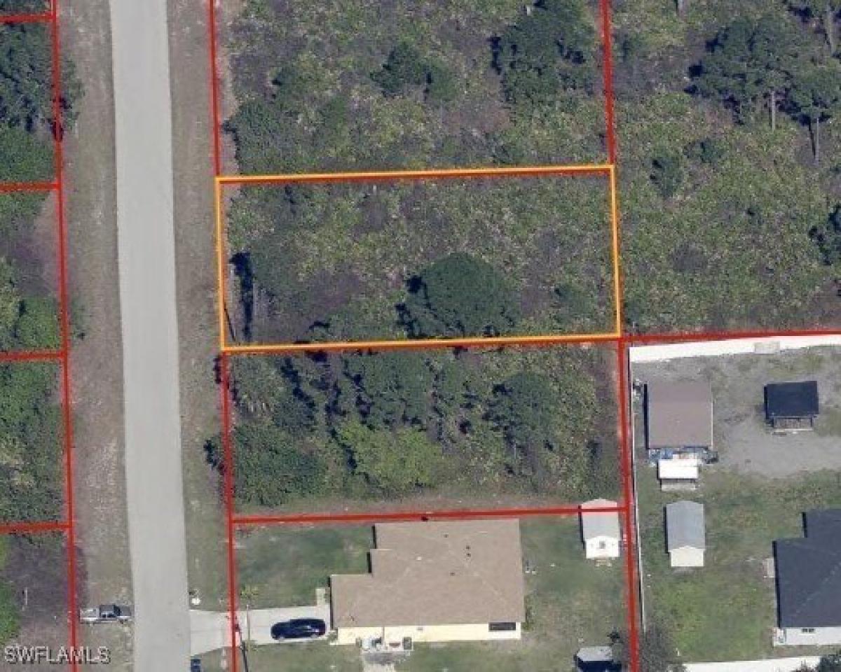 Picture of Residential Land For Sale in Lehigh Acres, Florida, United States