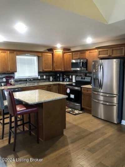 Home For Sale in Coxs Creek, Kentucky