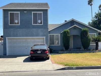 Home For Sale in Bellflower, California