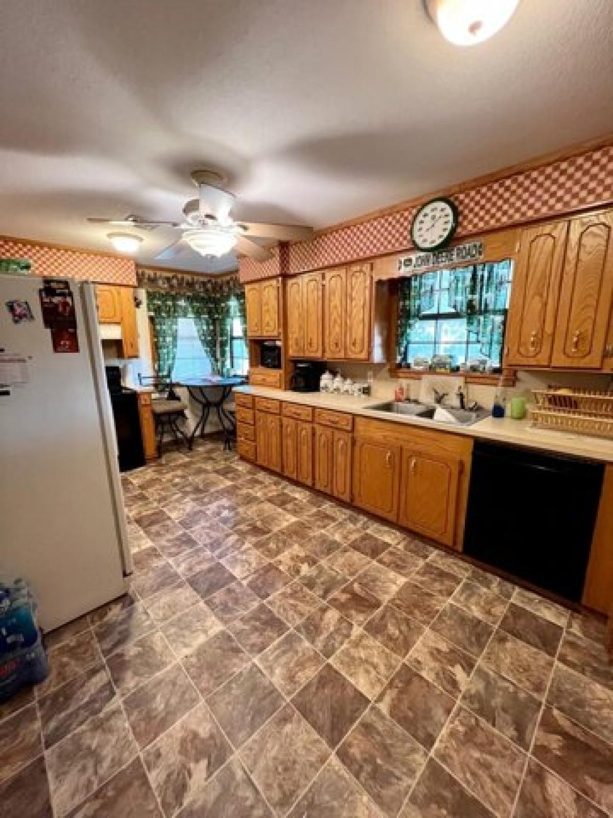 Picture of Home For Sale in Tishomingo, Oklahoma, United States