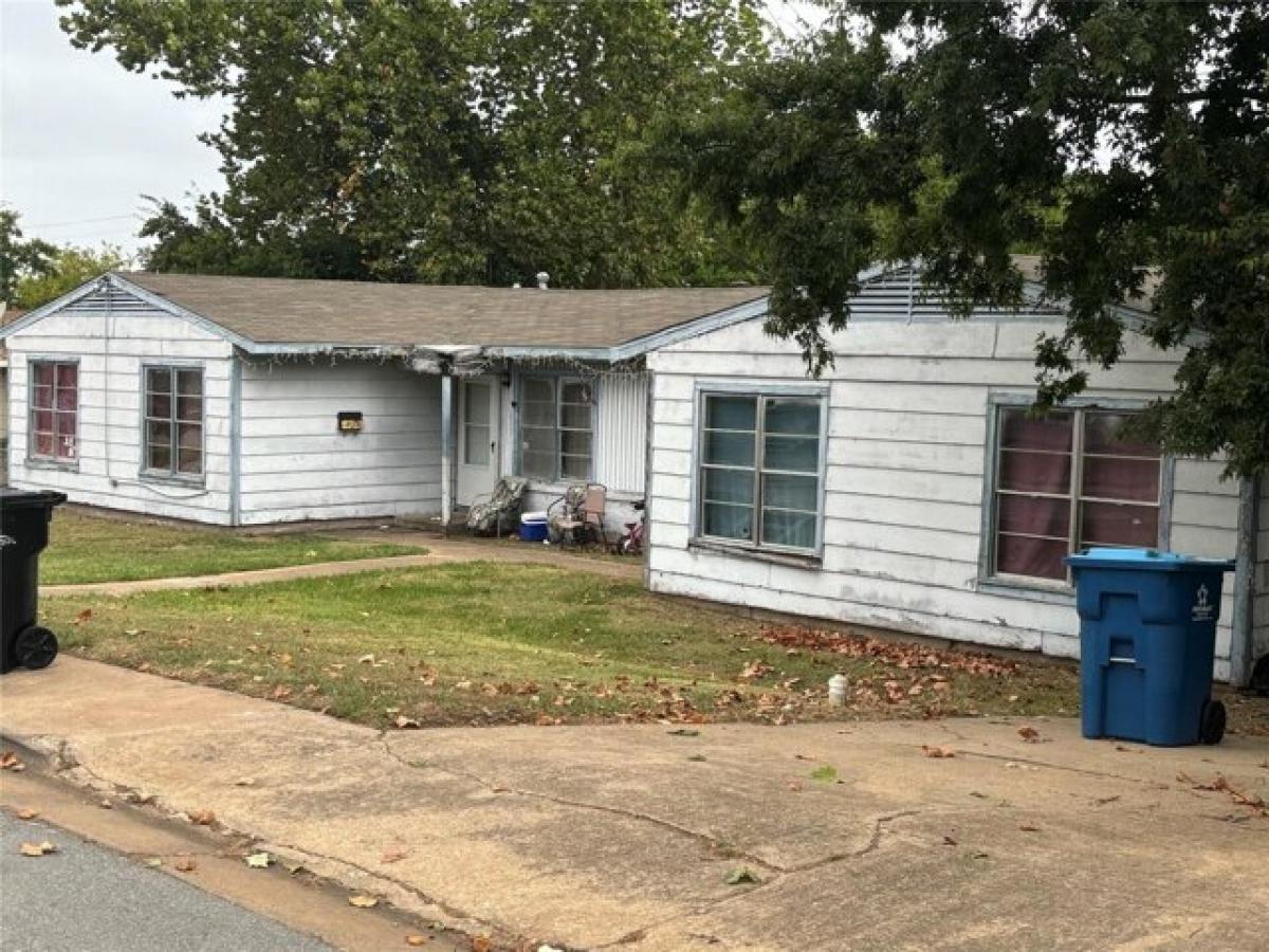 Picture of Home For Sale in Denison, Texas, United States