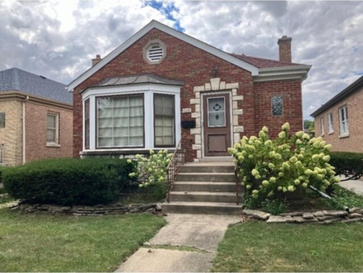 Picture of Home For Sale in Berwyn, Illinois, United States