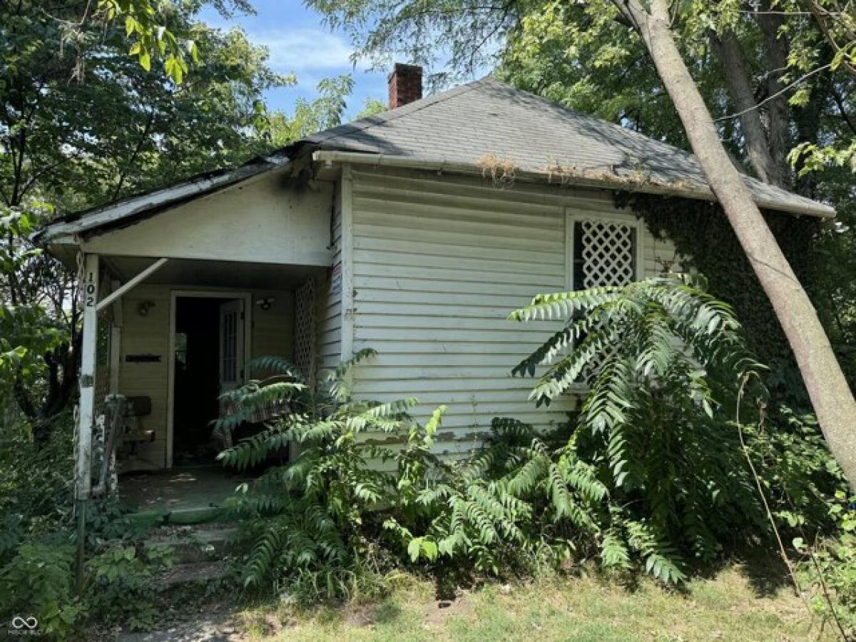 Picture of Home For Sale in Columbus, Indiana, United States