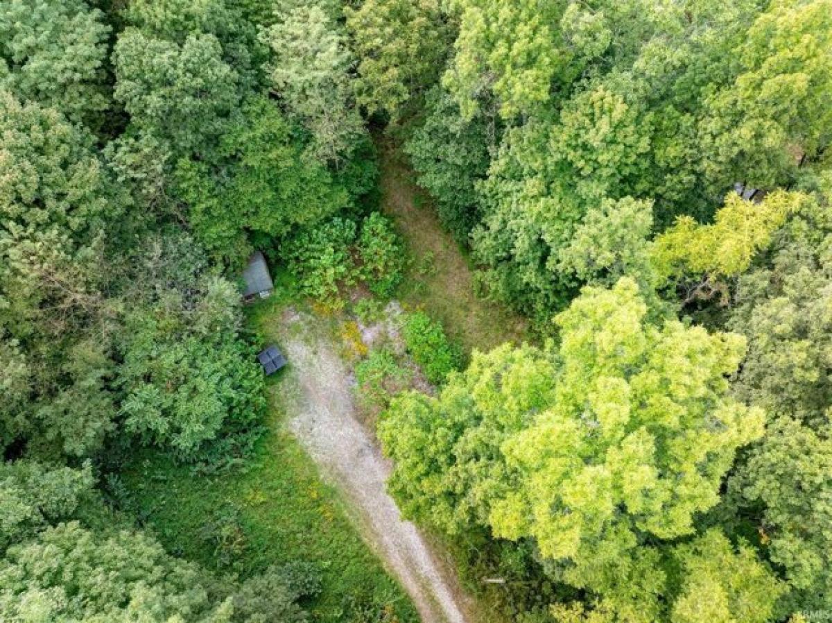 Picture of Home For Sale in Bedford, Indiana, United States