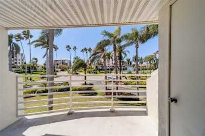 Home For Sale in Saint Petersburg, Florida