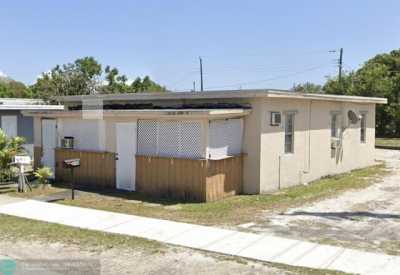 Home For Sale in Deerfield Beach, Florida