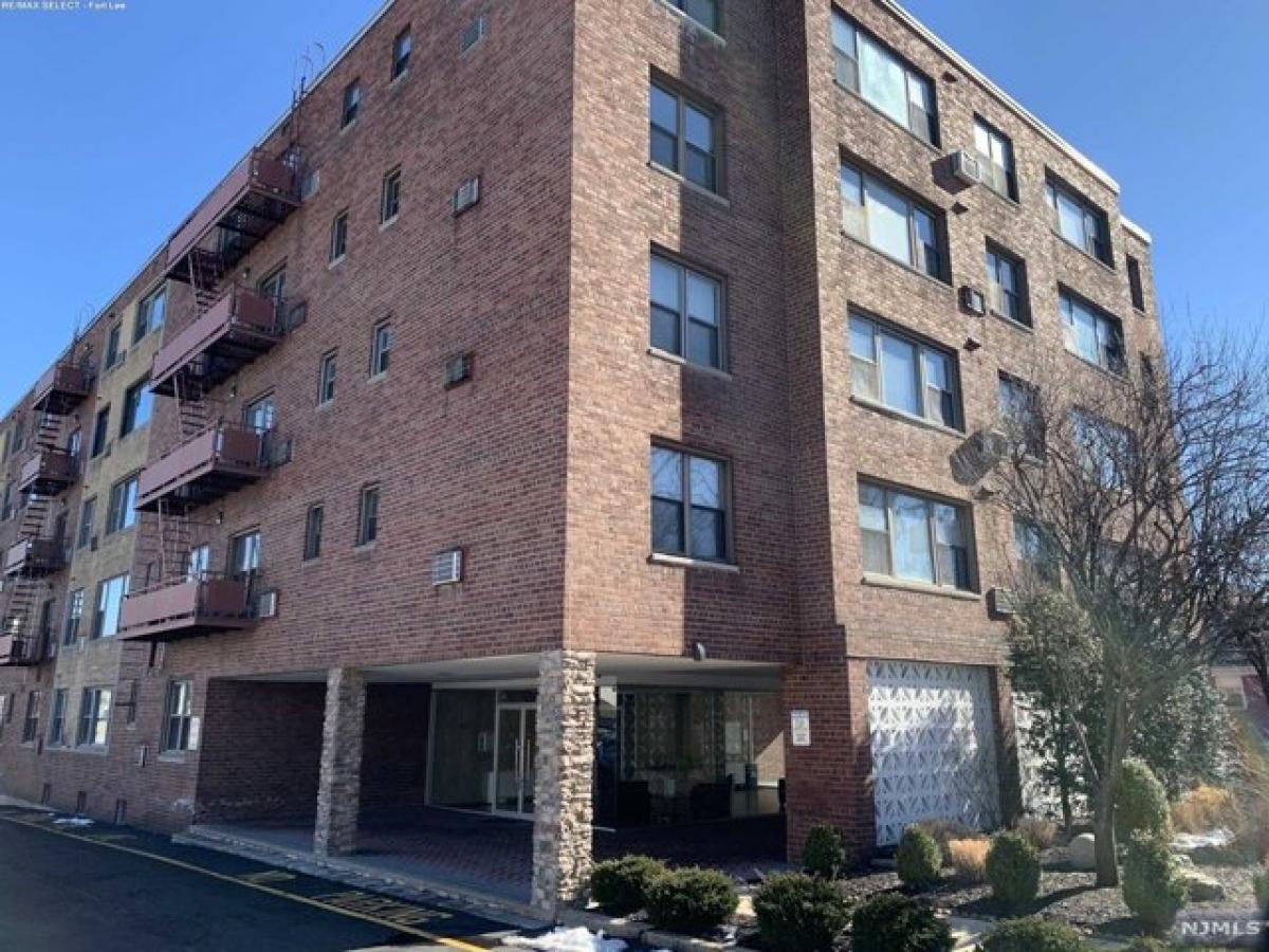 Picture of Home For Rent in Fort Lee, New Jersey, United States