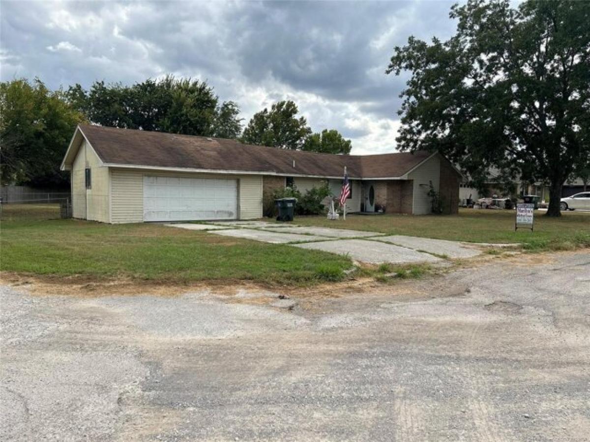 Picture of Home For Sale in Davis, Oklahoma, United States