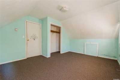 Home For Sale in Levittown, New York