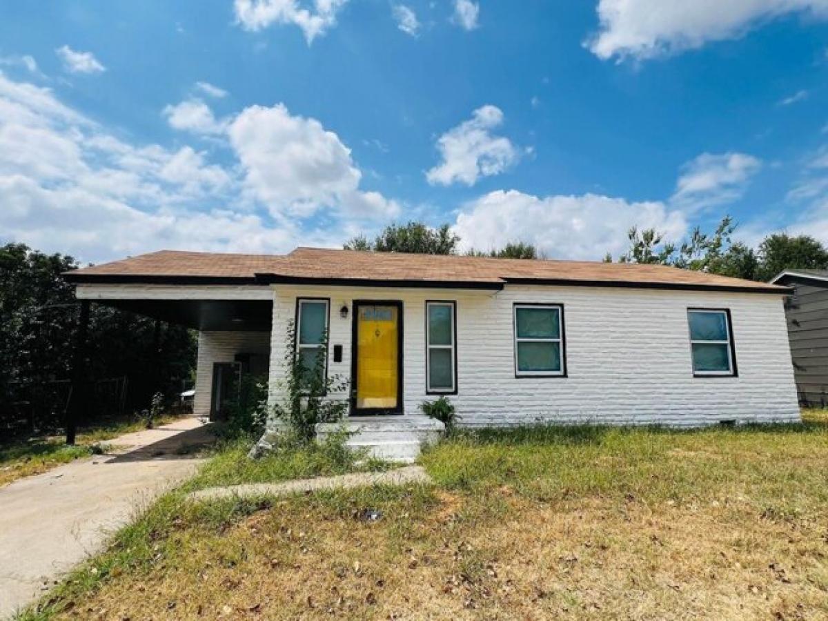 Picture of Home For Sale in Lawton, Oklahoma, United States