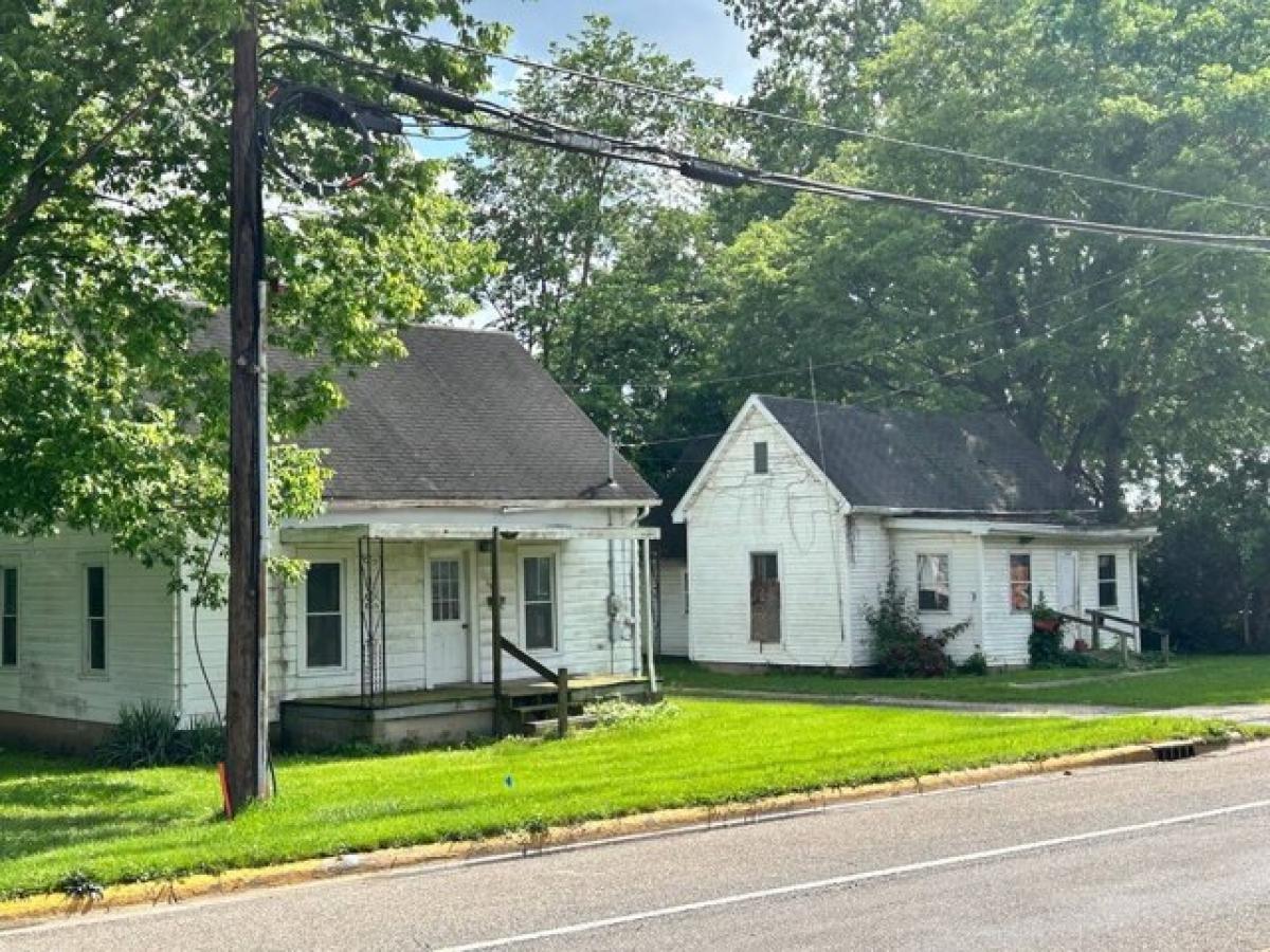 Picture of Home For Sale in Lawrenceville, Illinois, United States