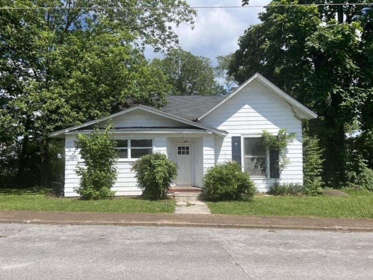 Picture of Home For Sale in Dickson, Tennessee, United States