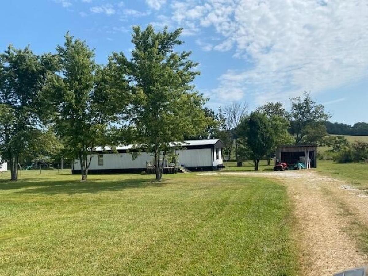 Picture of Home For Sale in Owingsville, Kentucky, United States