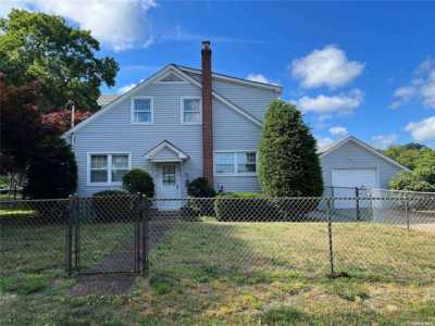 Home For Rent in Patchogue, New York