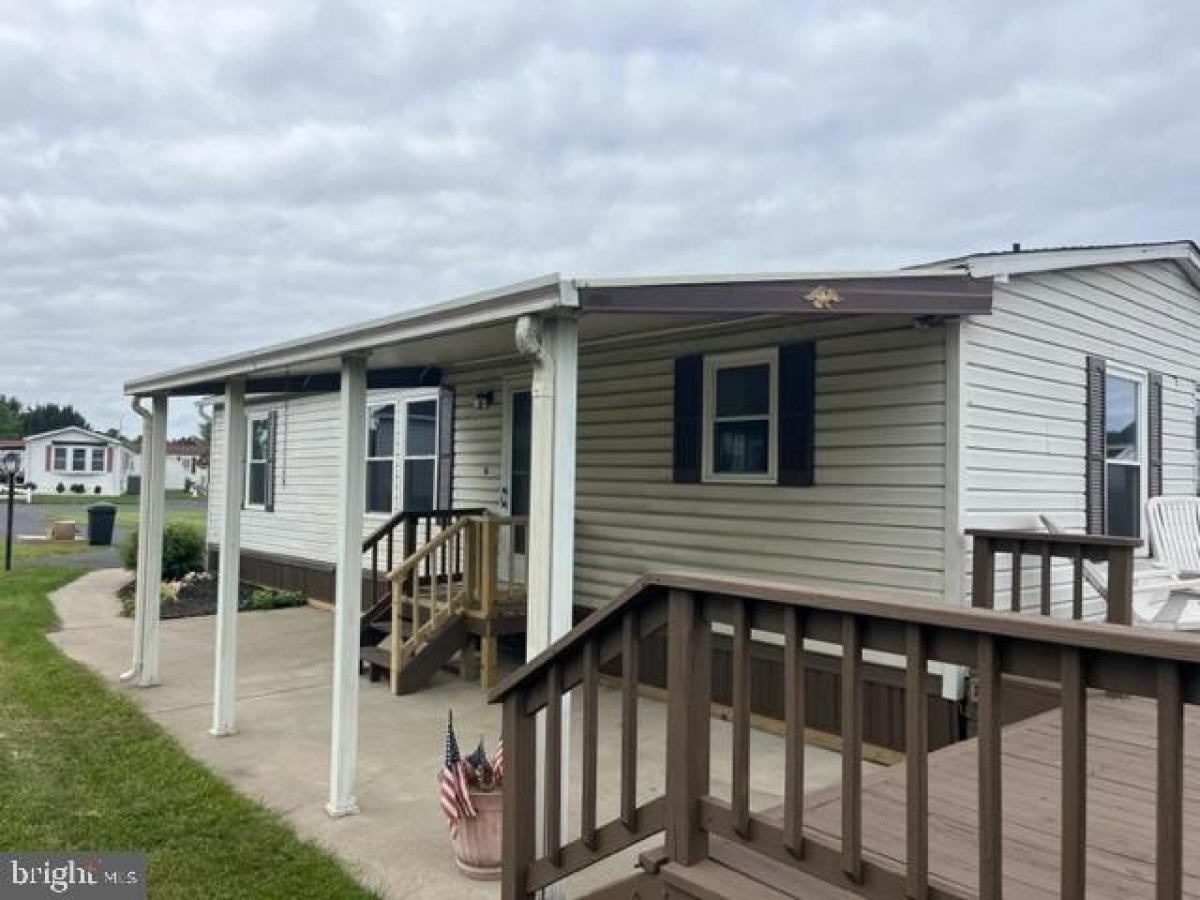 Picture of Home For Sale in Whitehall, Pennsylvania, United States