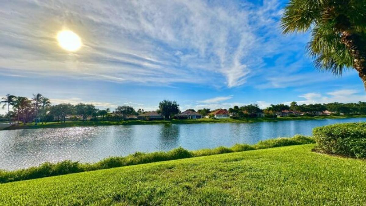 Picture of Home For Sale in West Palm Beach, Florida, United States