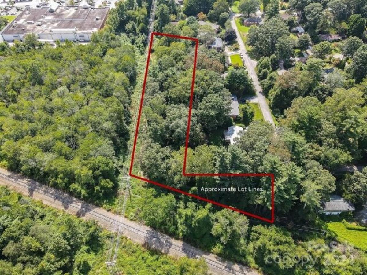 Picture of Residential Land For Sale in Hendersonville, North Carolina, United States