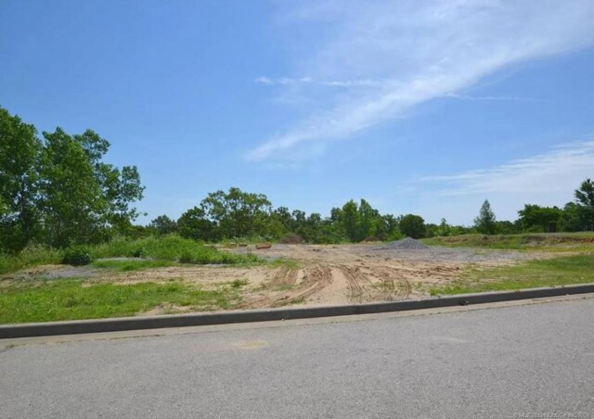 Picture of Residential Land For Sale in Sand Springs, Oklahoma, United States