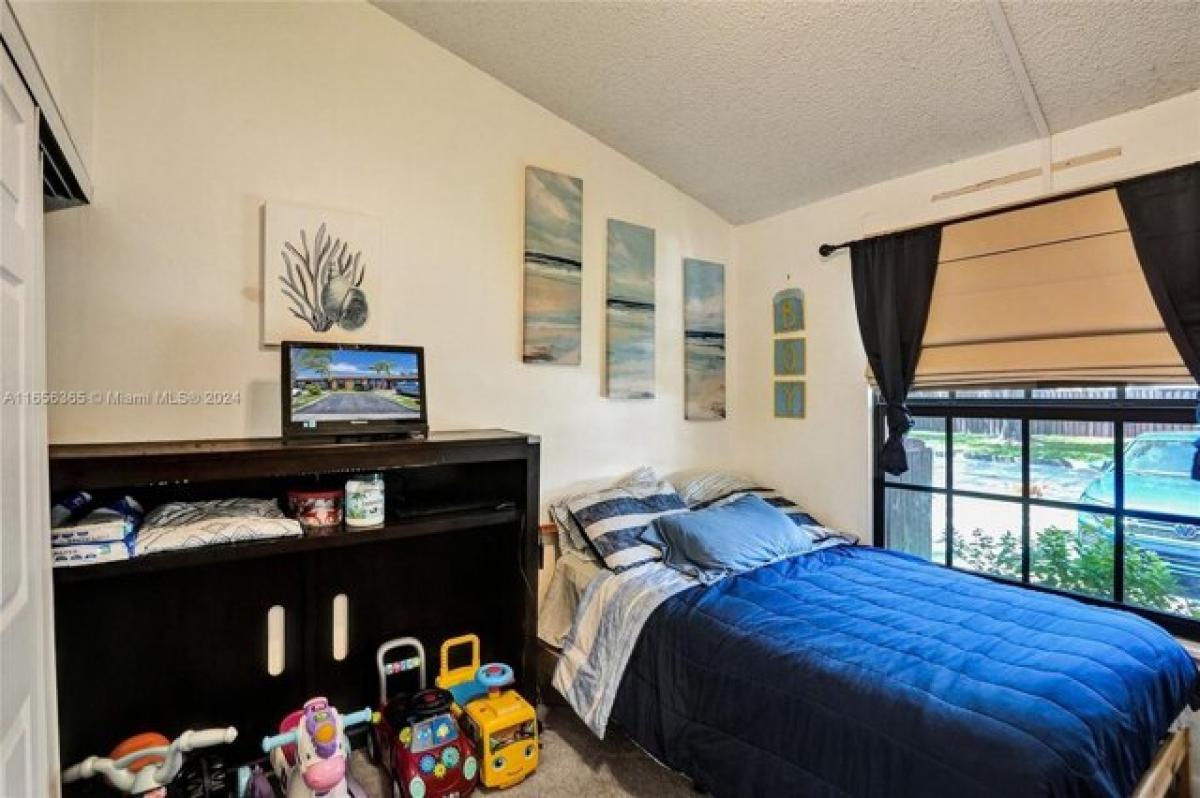 Picture of Home For Sale in Pembroke Pines, Florida, United States