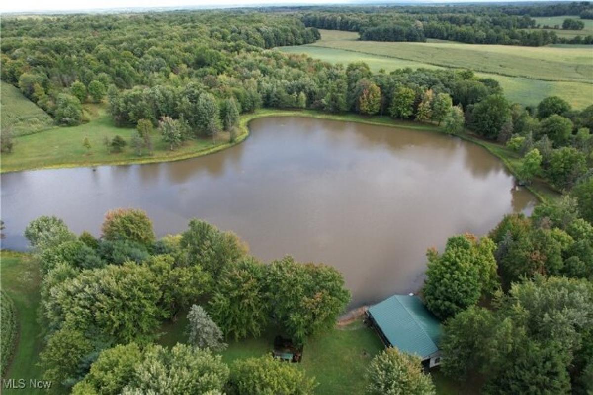 Picture of Home For Sale in Andover, Ohio, United States