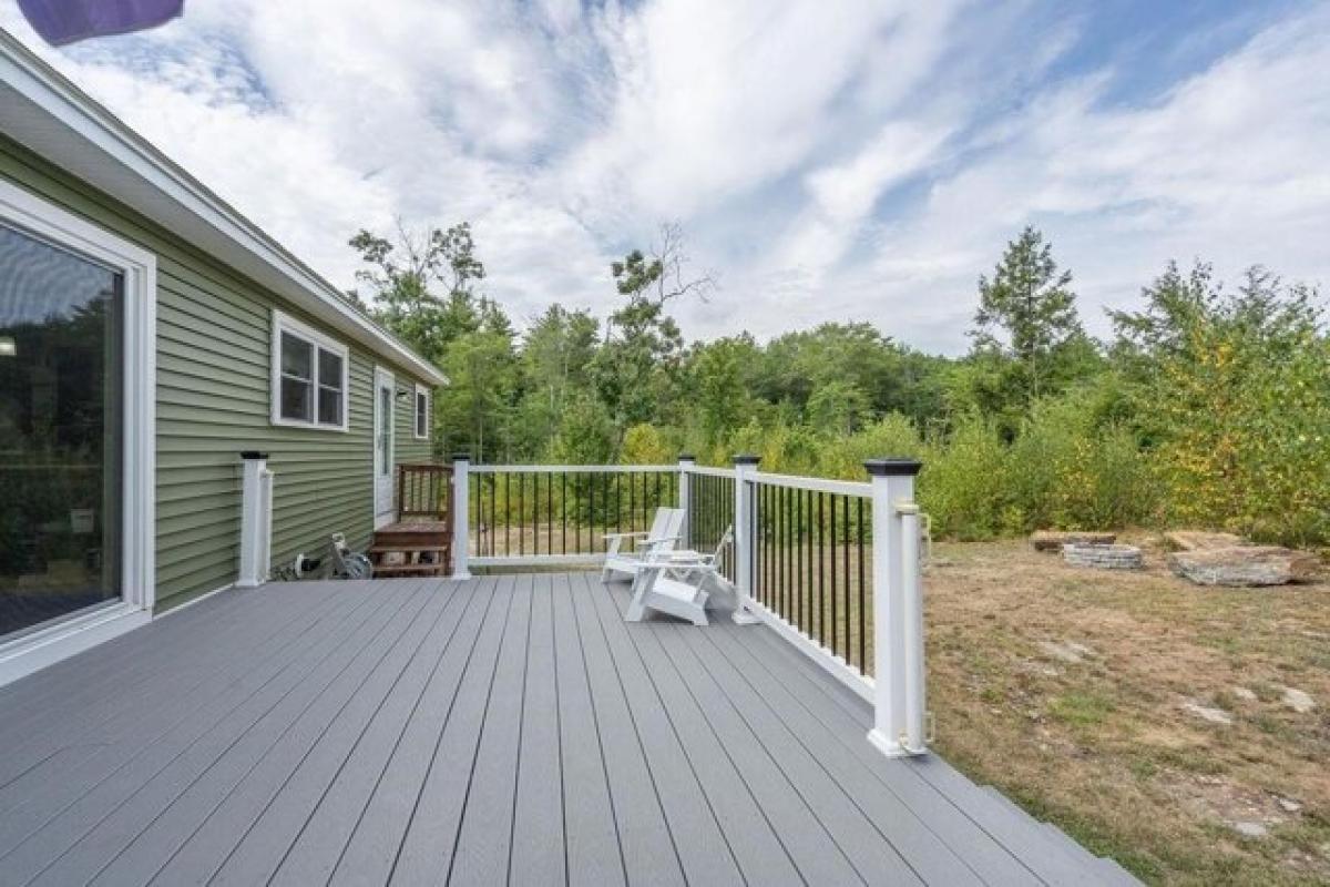 Picture of Home For Sale in Strafford, New Hampshire, United States